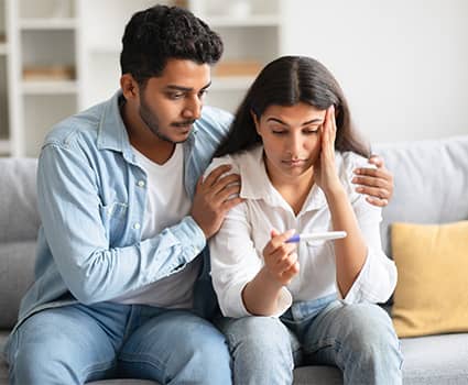 Couple consulting the best fertility clinic in Noida for treatment